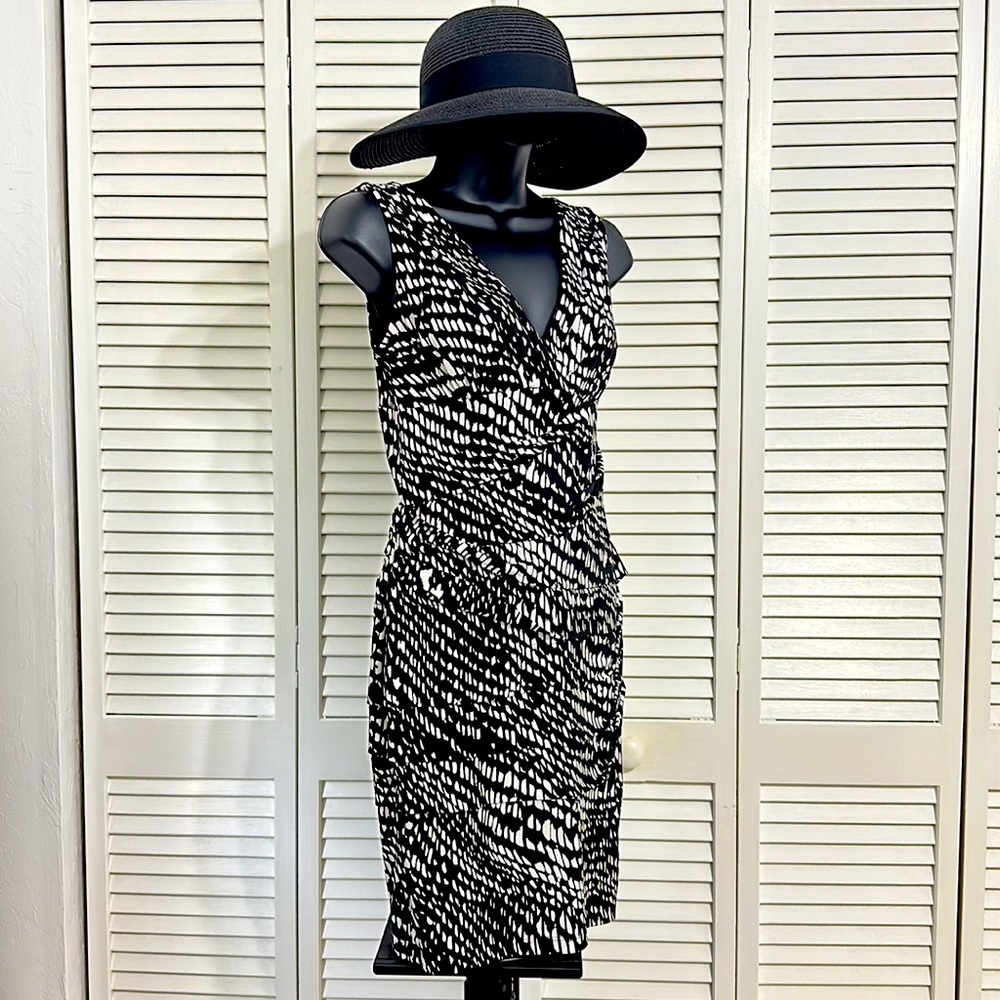 Saint Tropez West Zebra Print Sleeveless Overlay Accents SZ 4 Knee Mini Dress